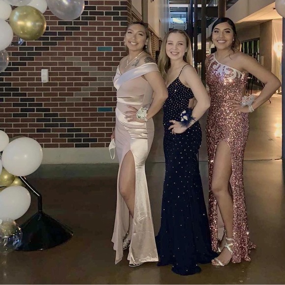 Lulus Dresses & Skirts - Lulus Prom dress- size M